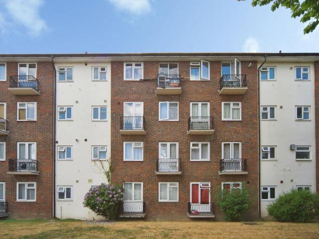 Flat for sale in Edmonton, Greater London