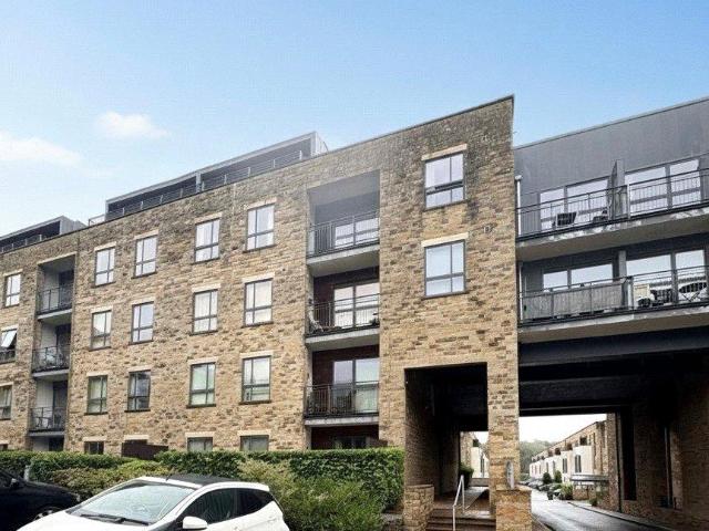 Flat for sale in Lee Bank, Greater Manchester