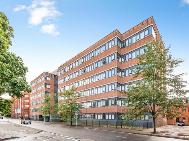 Flat for sale in Okus, Swindon