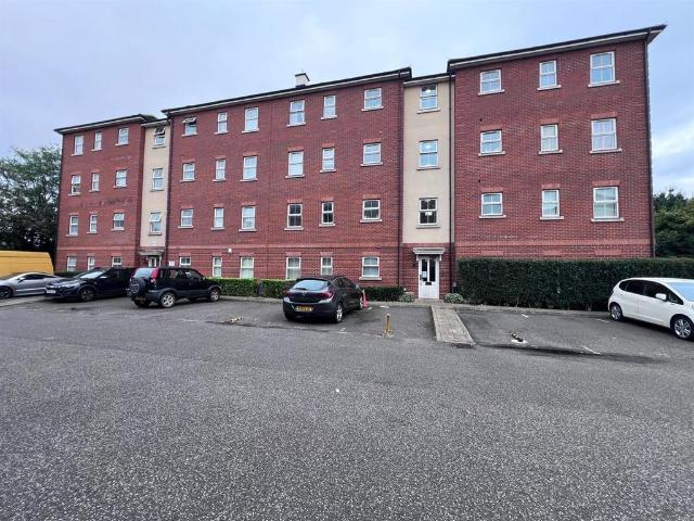 Flat for sale in Seven Kings, Seven Kings