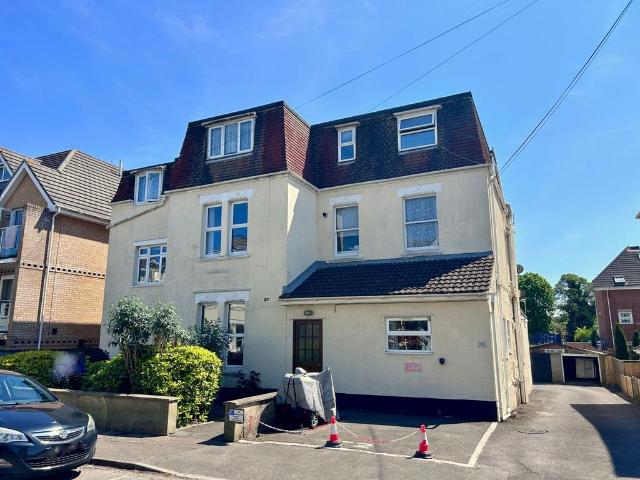 Flat for sale in Boscombe, Bournemouth