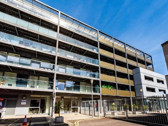 Flat for sale in Greenwich Town Centre, Greater London