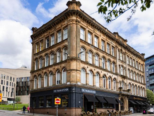 Flat for sale in Merchant City, Scotland