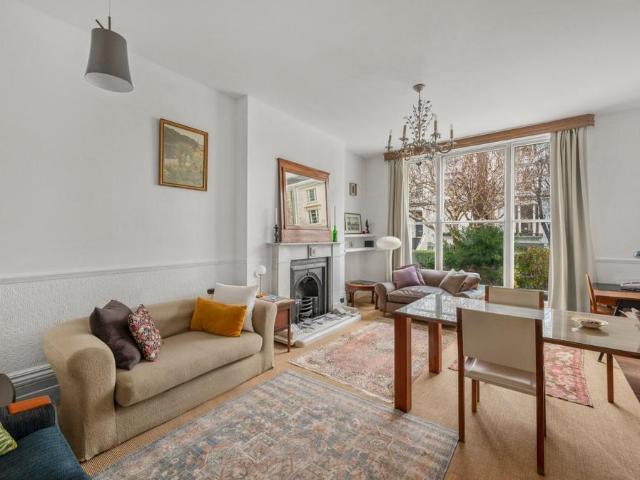 Flat for sale in Notting Hill, Greater London