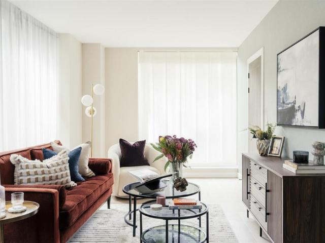 Flat for sale in London Borough of Hounslow, Strand
