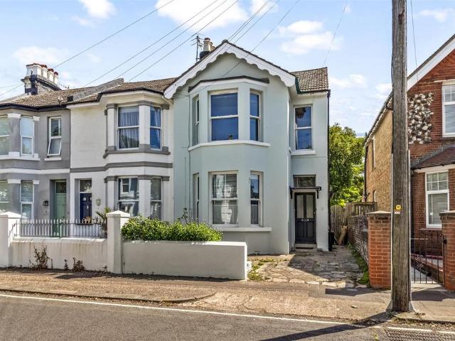 Flat for sale in Worthing, West Sussex