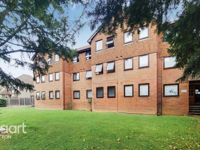 Flat for sale in Greater London