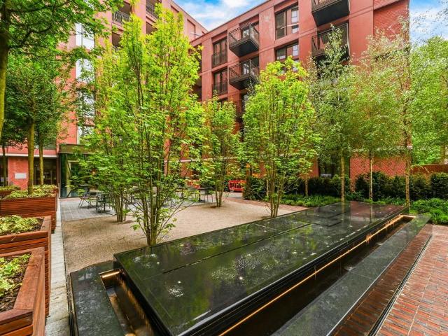 Flat for sale in Paddington, Greater London