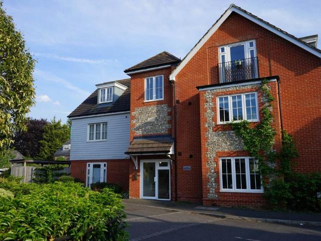 Flat for sale in Henley-on-Thames, Berrick Salome