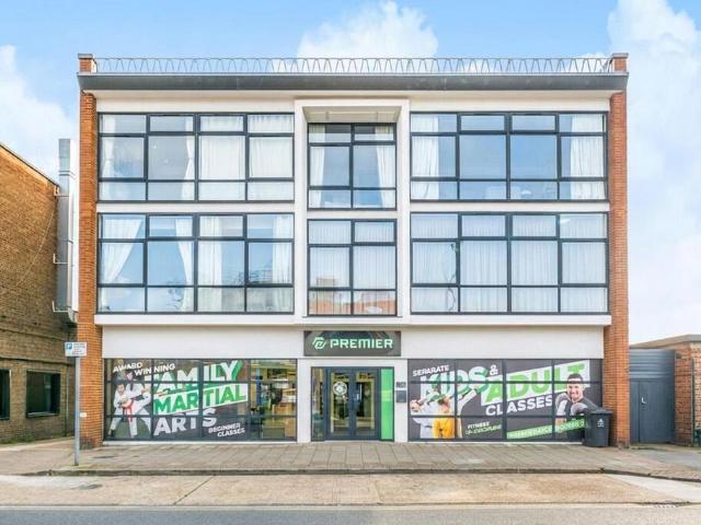 Flat for sale in Greater London