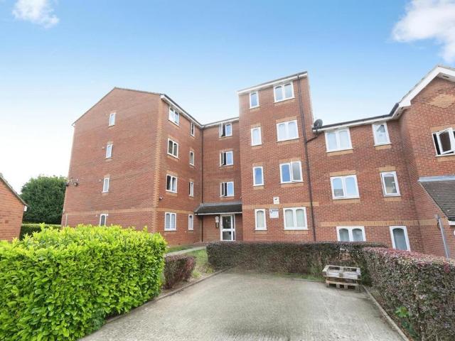 Flat for sale in London Borough of Lewisham, Deptford