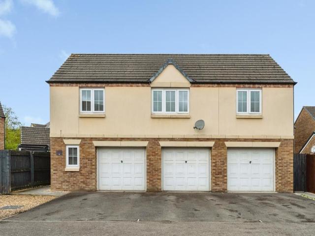 Flat for sale in Gorseinon, Wales