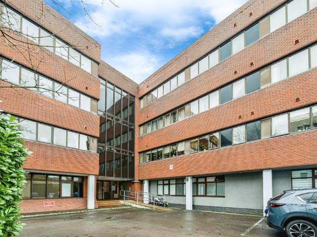 Flat for sale in Walton, Aylesbury
