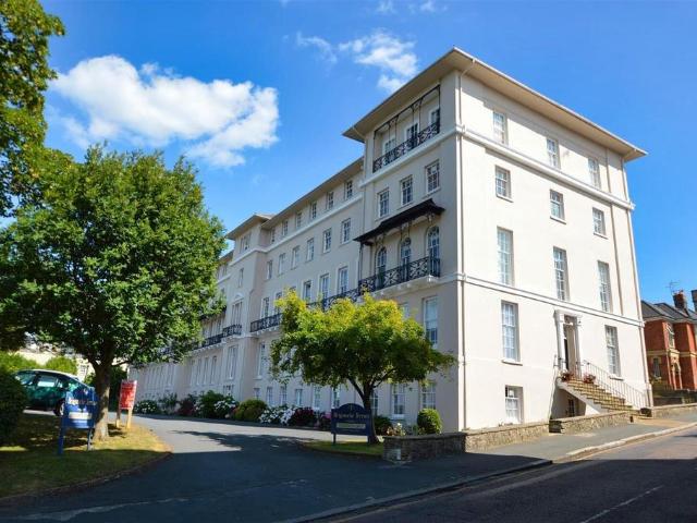 Flat for sale in Binstead, Ryde