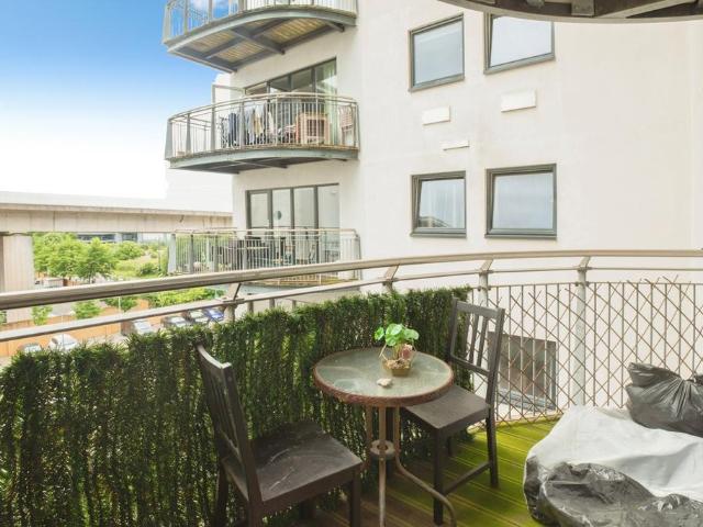 Flat for sale in Cardiff International Sports Village, Falcon Lodge
