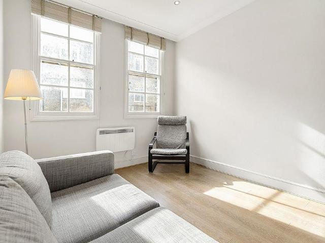 Flat for sale in City of Westminster, Greater London