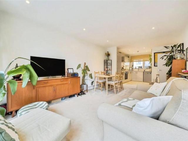 Flat for sale in London Borough of Lewisham, Greater London