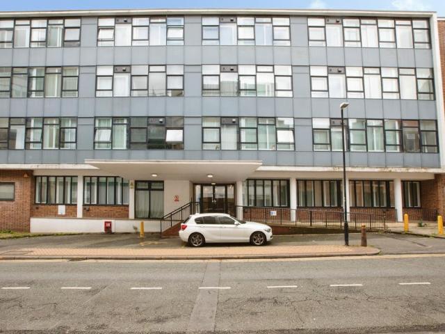 Flat for sale in Avenham, Higher Bartle
