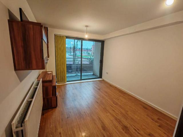 Flat for sale in Charlton, Greater London