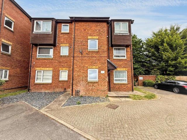 Flat for sale in Slough