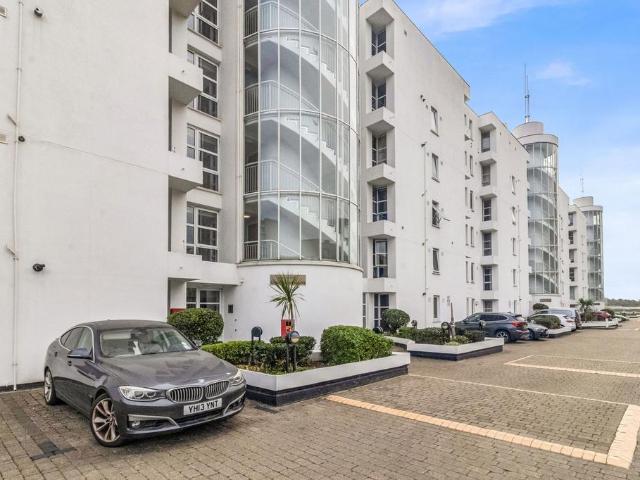 Flat for sale in Silvertown, Greater London