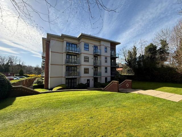 Flat for sale in Chapel Field, Bury