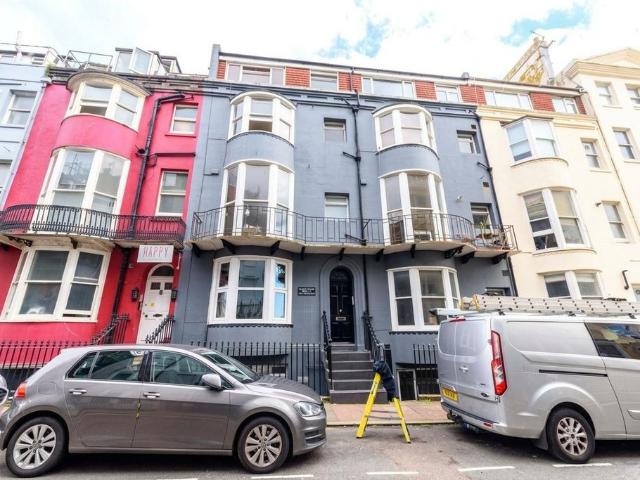 Flat for sale in Kemptown, Brighton