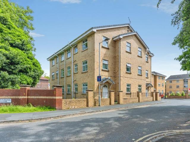 Flat for sale in Georgia, Greater Manchester