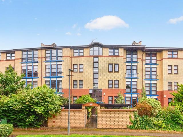 Flat for sale in Hutchesontown, Gorbals