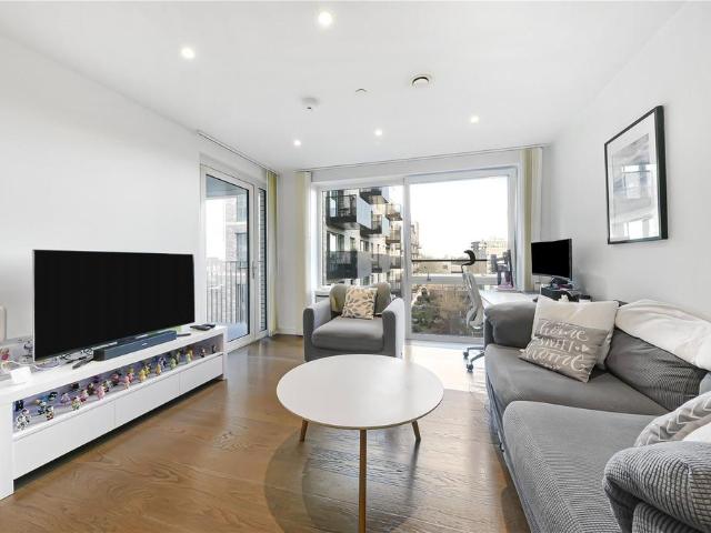 Flat for sale in Elephant and Castle, Greater London