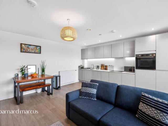 Flat for sale in London Borough of Lewisham, Greater London