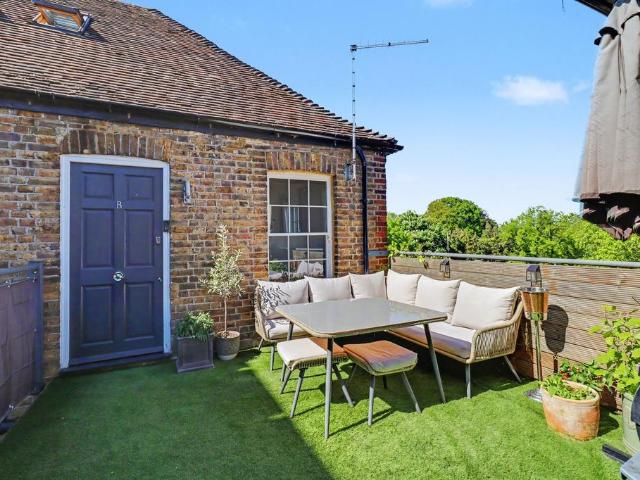 Flat for sale in Lower Green Esher, Blackhills