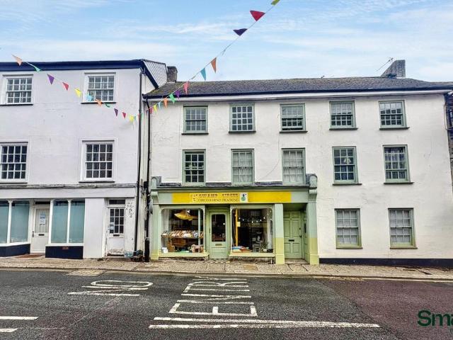 Flat for sale in Bissom, Penryn