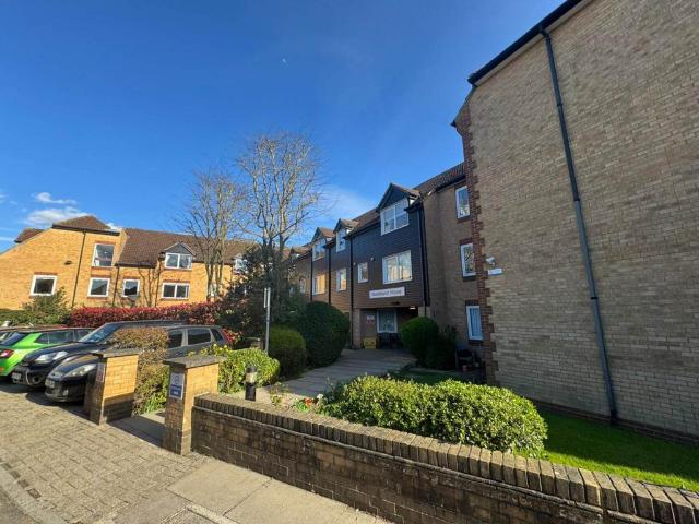 Flat for sale in Navestock Side, Essex