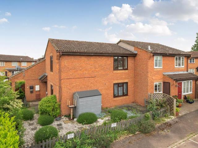 Flat for sale in Stotfold, Bedfordshire