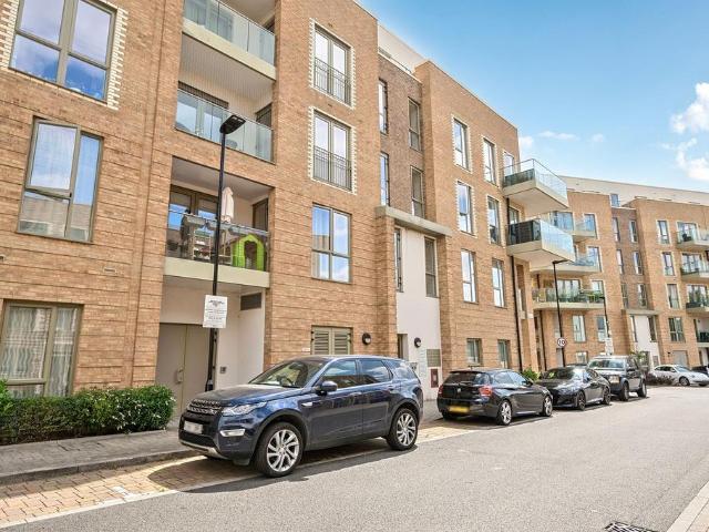 Flat for sale in Colindale, Greater London
