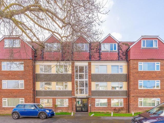 Flat for sale in London Borough of Bromley, Greater London