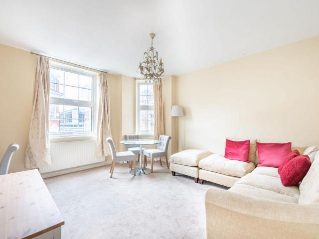 Flat for sale in Paddington, Isle Of Man