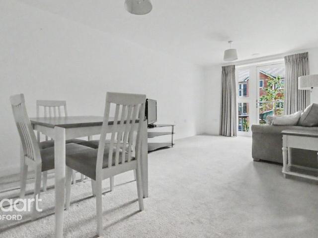 Flat for sale in Bedford