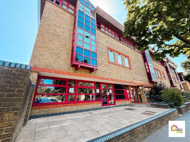 Flat for sale in Rush Green, Greater London