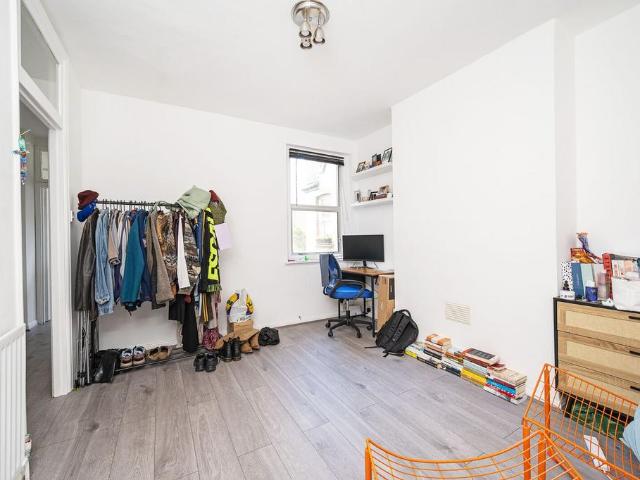 Flat for sale in St. George in the East, Shadwell
