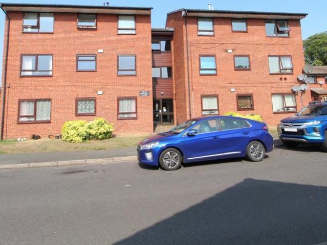 Flat for sale in Slough
