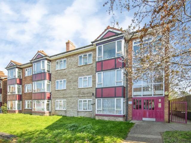 Flat for sale in Key Street, Suffolk