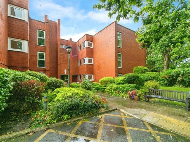 Flat for sale in Oxton, Wirral