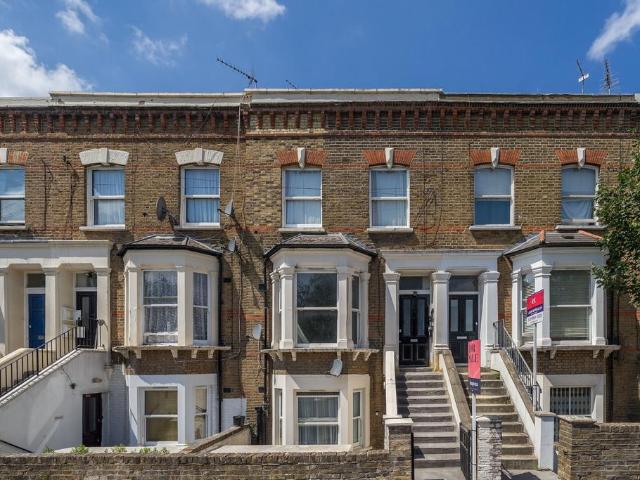 Flat for sale in Kensal Town, Greater London