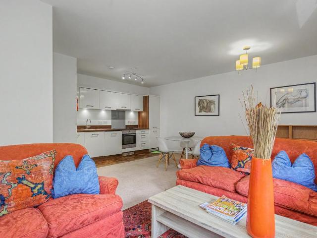 Flat for sale in Temple Cowley, Oxford