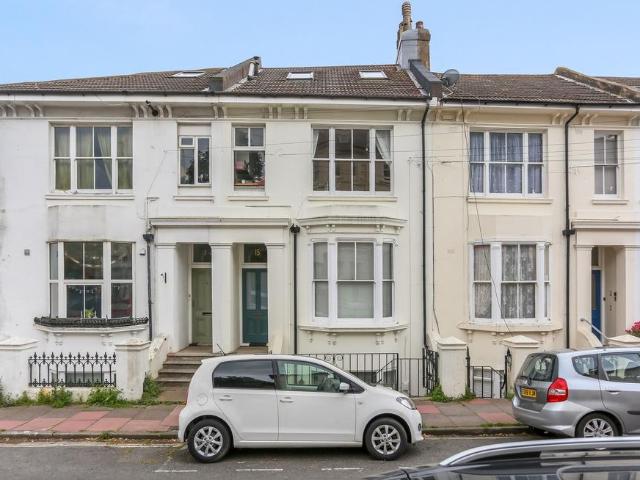 Flat for sale in Brighton & Hove