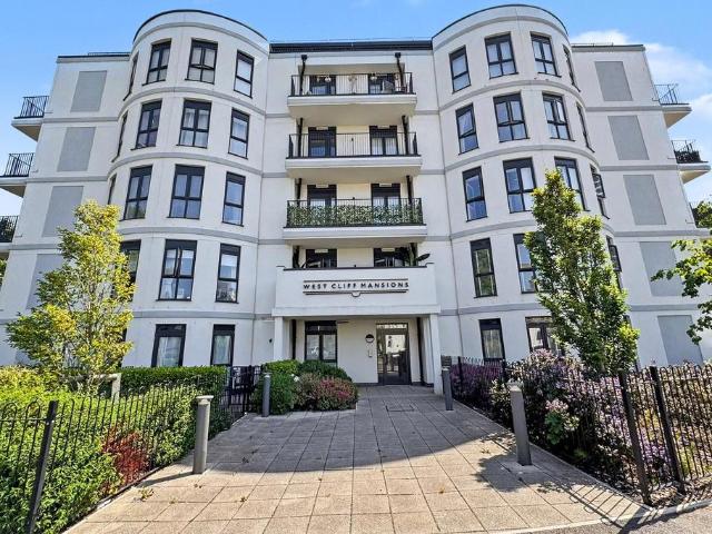 Flat for sale in West Cliff, Bournemouth