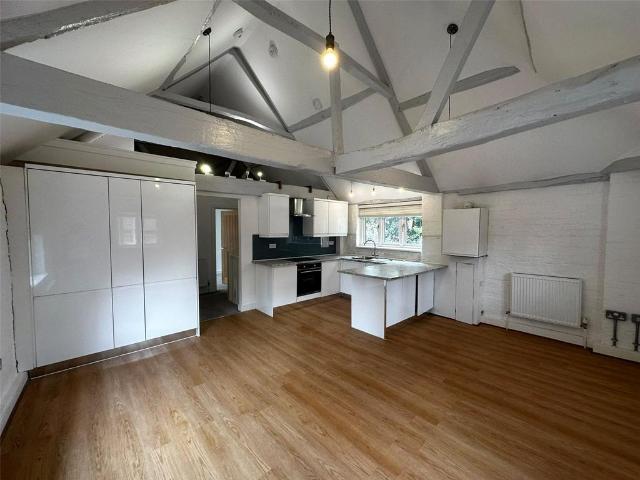 Flat for sale in Fole, Surrey