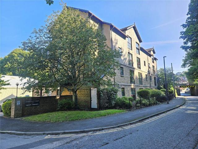 Flat for sale in Greaves, Bare